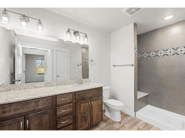 265 High Point Dr 102, Longmont, CO 80504