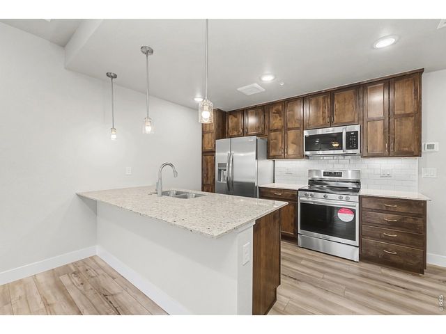 265 High Point Dr 102, Longmont, CO 80504