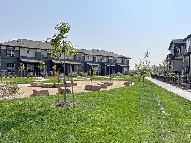 265 High Point Dr 102, Longmont, CO 80504