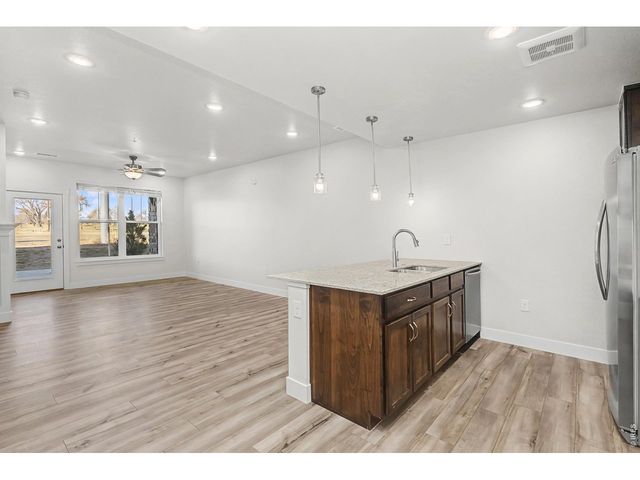 265 High Point Dr 102, Longmont, CO 80504
