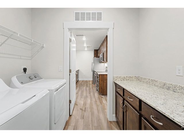 265 High Point Dr 102, Longmont, CO 80504