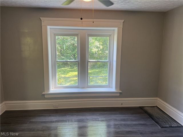 958 Haynes, Akron, OH 44307