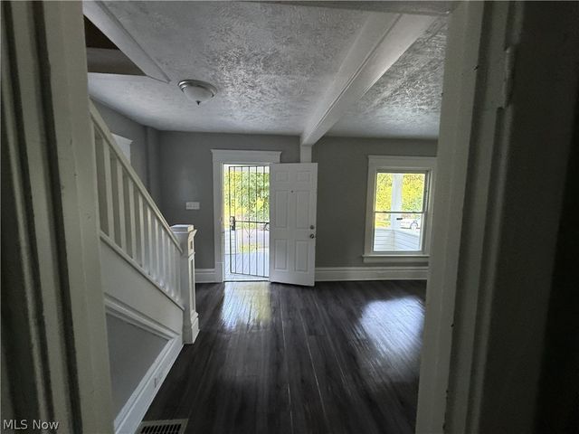 958 Haynes, Akron, OH 44307