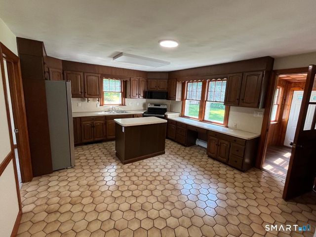 22 Warren Avenue, Vernon, CT 06066