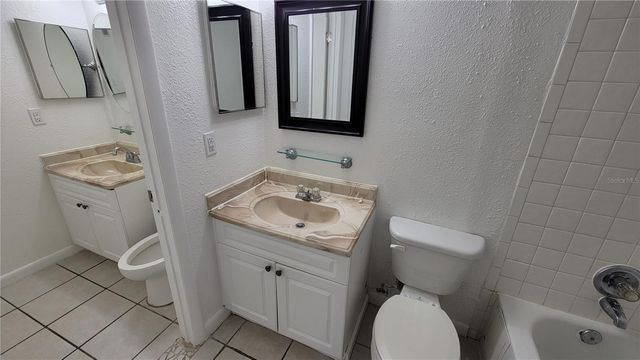 6004 VILLAGE CIRCLE 6004, Orlando, FL 32822