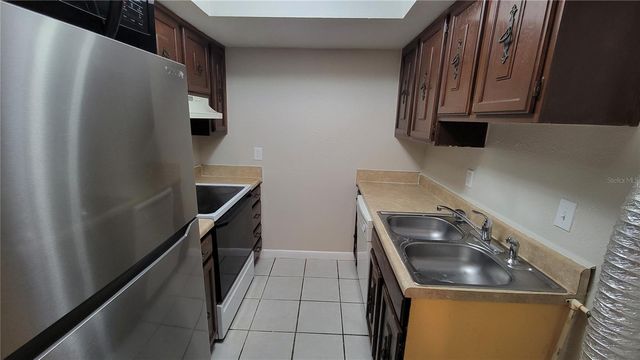 6004 VILLAGE CIRCLE 6004, Orlando, FL 32822