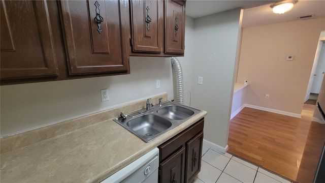 6004 VILLAGE CIRCLE 6004, Orlando, FL 32822