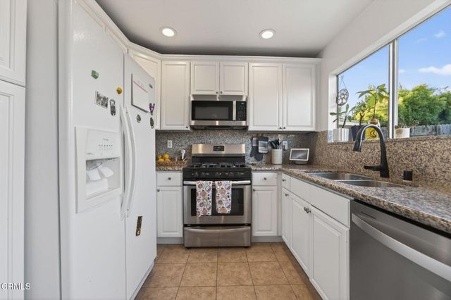 5681 Calle Sencillo, Camarillo, CA 93012