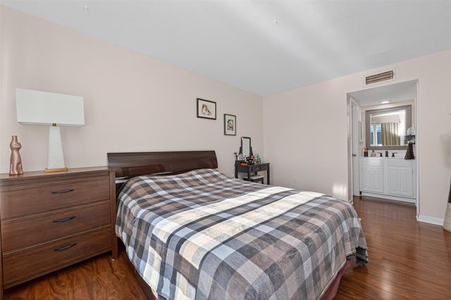 16120 Stuebner Airline Road 602, Spring, TX 77379