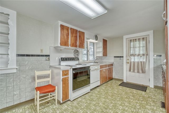 904 Lake Road 900-902, Webster, NY 14580