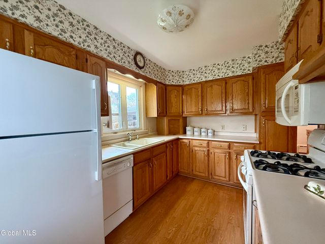 5 Lindbergh Avenue, Amsterdam, NY 12010