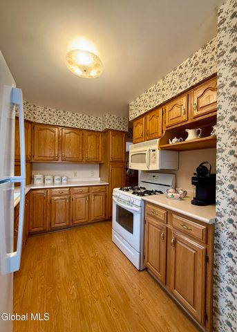 5 Lindbergh Avenue, Amsterdam, NY 12010