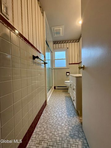 5 Lindbergh Avenue, Amsterdam, NY 12010