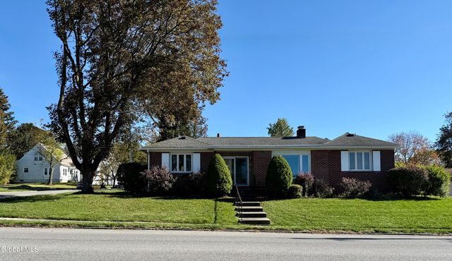 5 Lindbergh Avenue, Amsterdam, NY 12010