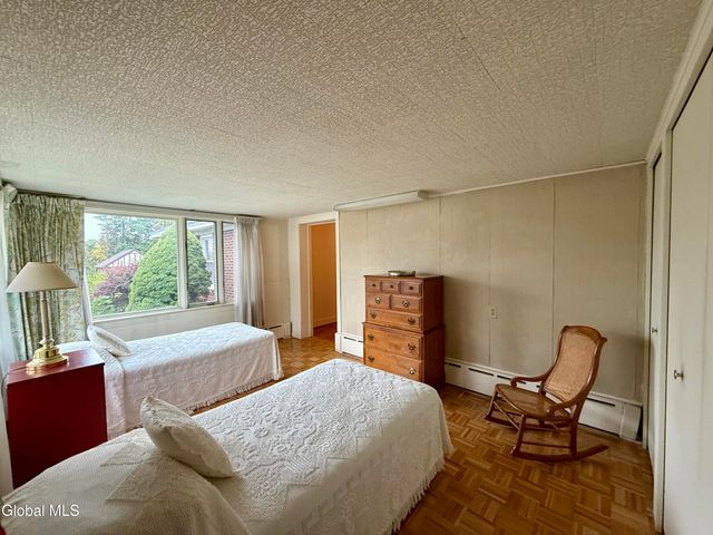 5 Lindbergh Avenue, Amsterdam, NY 12010