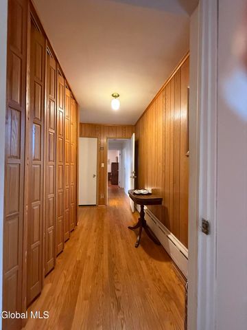 5 Lindbergh Avenue, Amsterdam, NY 12010