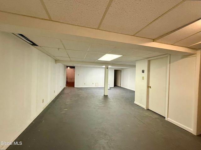 5 Lindbergh Avenue, Amsterdam, NY 12010