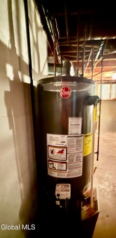 5 Lindbergh Avenue, Amsterdam, NY 12010