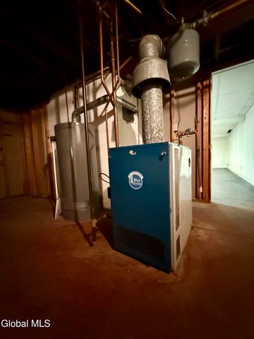 5 Lindbergh Avenue, Amsterdam, NY 12010