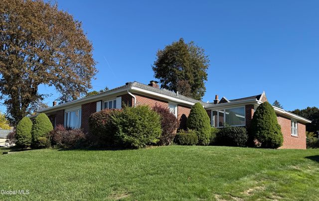 5 Lindbergh Avenue, Amsterdam, NY 12010