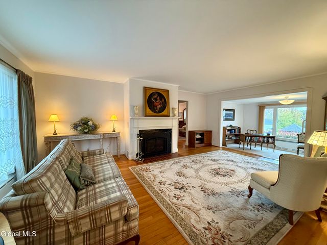 5 Lindbergh Avenue, Amsterdam, NY 12010