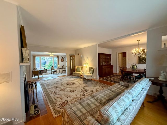 5 Lindbergh Avenue, Amsterdam, NY 12010