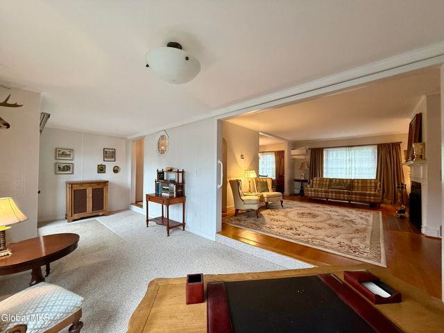 5 Lindbergh Avenue, Amsterdam, NY 12010