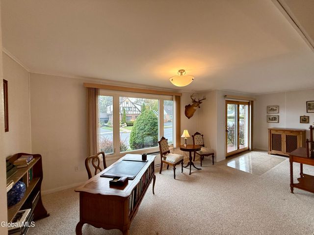 5 Lindbergh Avenue, Amsterdam, NY 12010