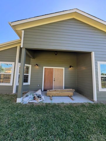 8437 Winthrop Street, Houston, TX 77075