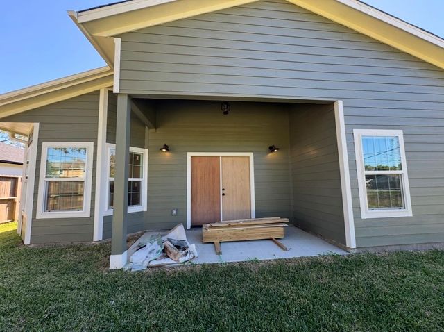 8437 Winthrop Street, Houston, TX 77075