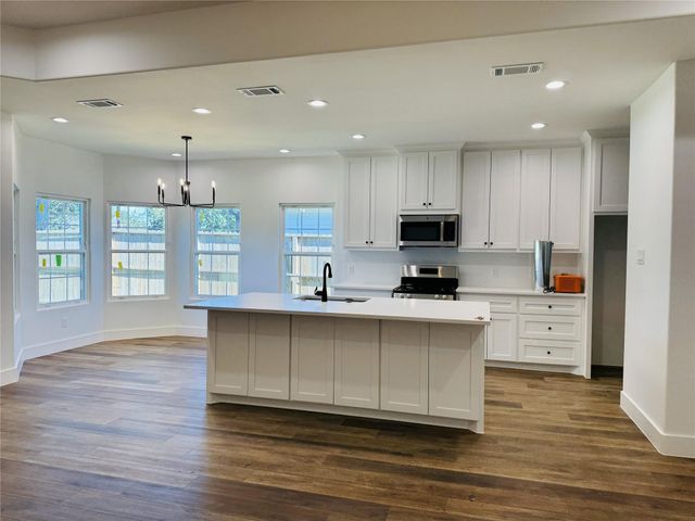 8437 Winthrop Street, Houston, TX 77075