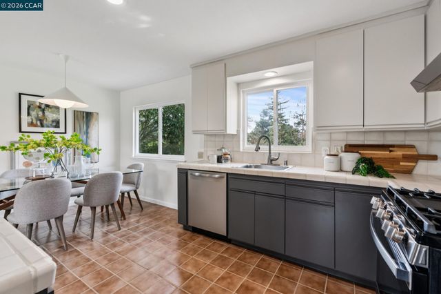 1315 El Curtola, Lafayette, CA 94549