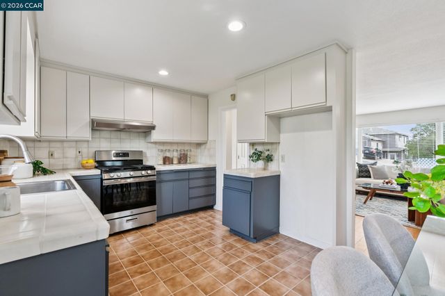 1315 El Curtola, Lafayette, CA 94549