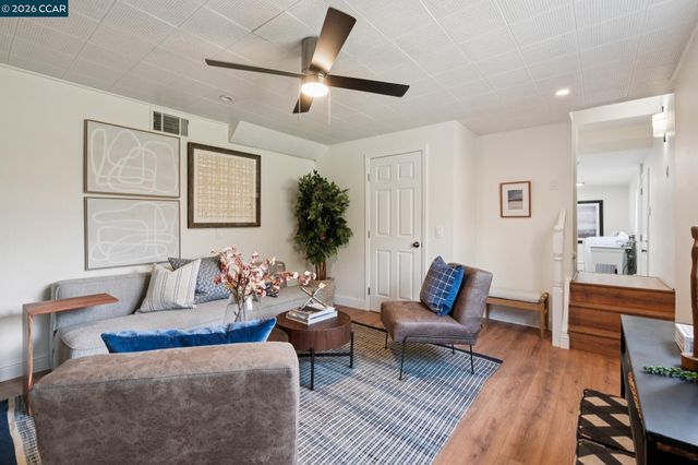 1315 El Curtola, Lafayette, CA 94549