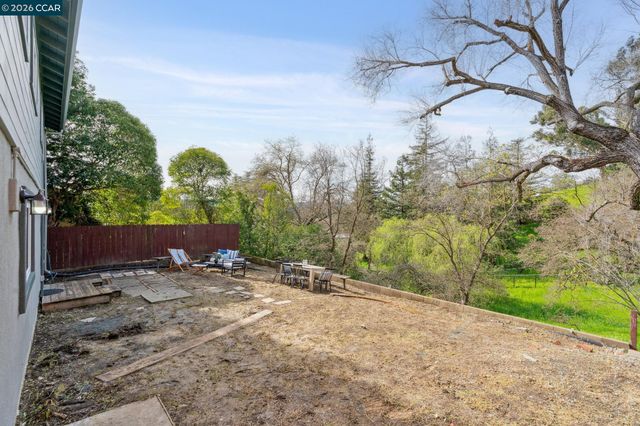 1315 El Curtola, Lafayette, CA 94549