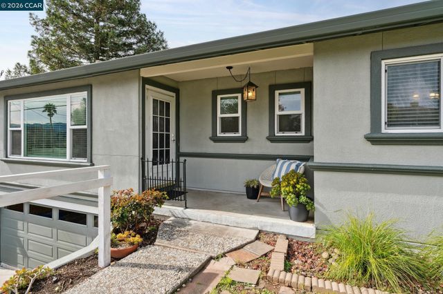 1315 El Curtola, Lafayette, CA 94549