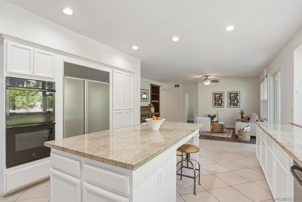 Image 7 of property listing at 3335 Avenida Nieve, Carlsbad, CA 92009