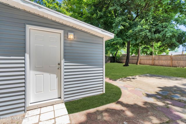 1211 Bryant Avenue, Toms River, NJ 08753