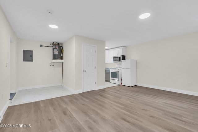1211 Bryant Avenue, Toms River, NJ 08753