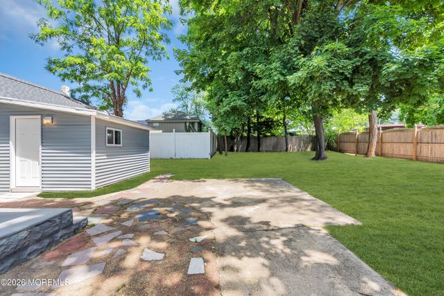 1211 Bryant Avenue, Toms River, NJ 08753