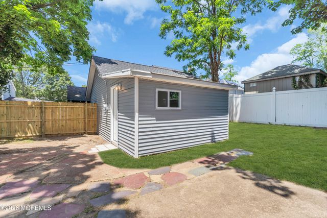 1211 Bryant Avenue, Toms River, NJ 08753