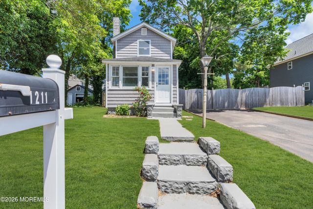 1211 Bryant Avenue, Toms River, NJ 08753