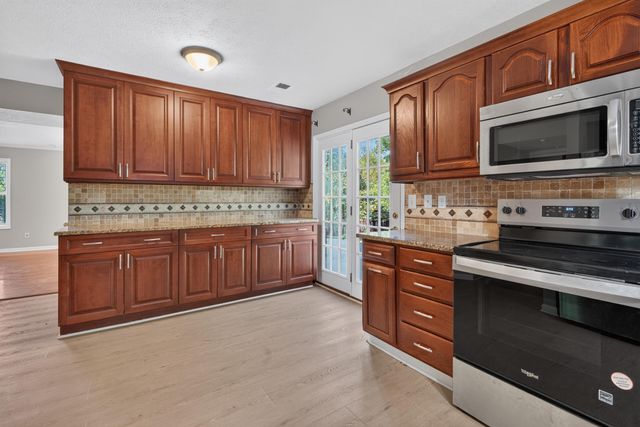 1196 Lacy Lane, Lexington, KY 40513