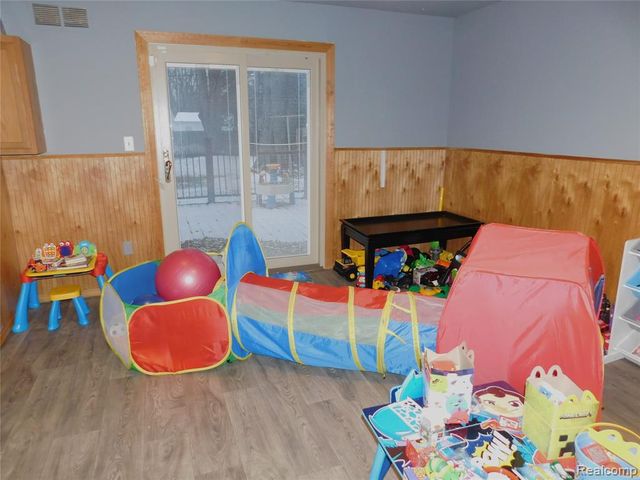 21367 Wendell Street, Clinton Township, MI 48036