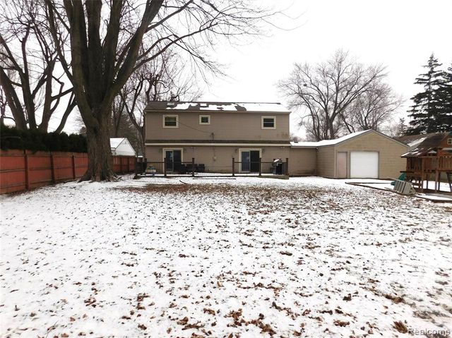21367 Wendell Street, Clinton Township, MI 48036