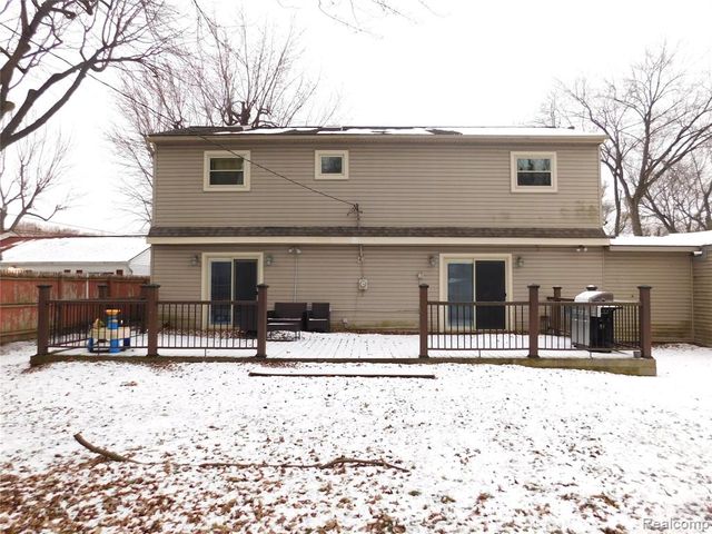 21367 Wendell Street, Clinton Township, MI 48036