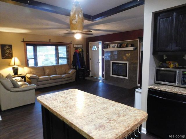 21367 Wendell Street, Clinton Township, MI 48036