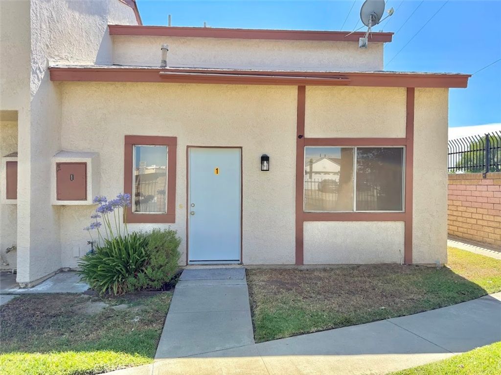 Image 1 of property listing at 345 N Eucalyptus Avenue 1, Rialto, CA 92376