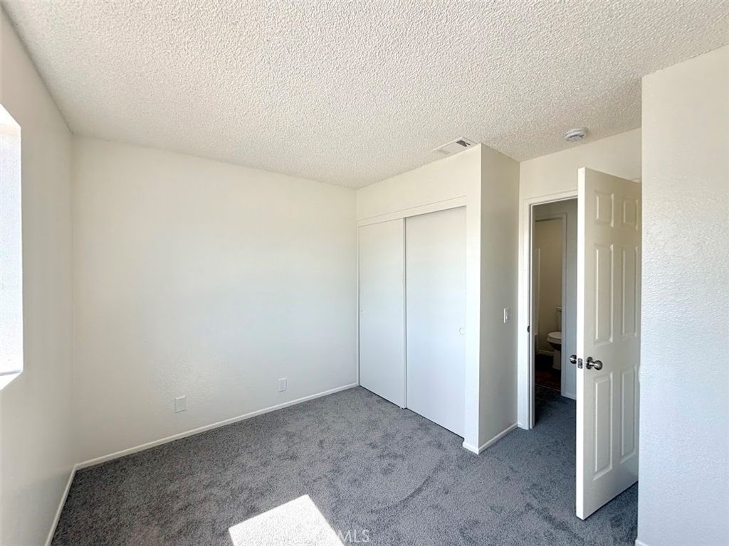 Image 12 of property listing at 345 N Eucalyptus Avenue 1, Rialto, CA 92376