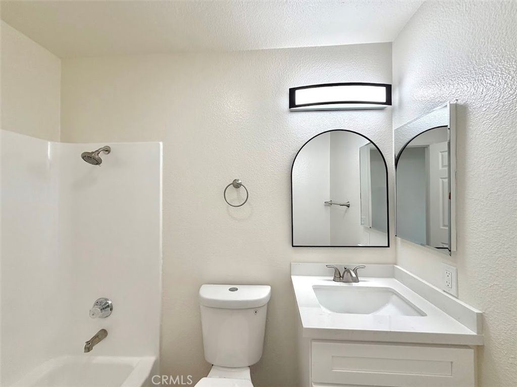 Image 13 of property listing at 345 N Eucalyptus Avenue 1, Rialto, CA 92376